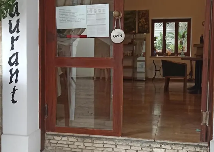 Ξενοδοχείο Lefkara Hotel