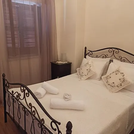 Lefkara Hotel *