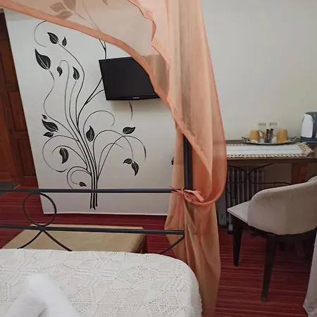 Lefkara Hotel