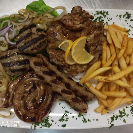 מלון Lefkara Hotel