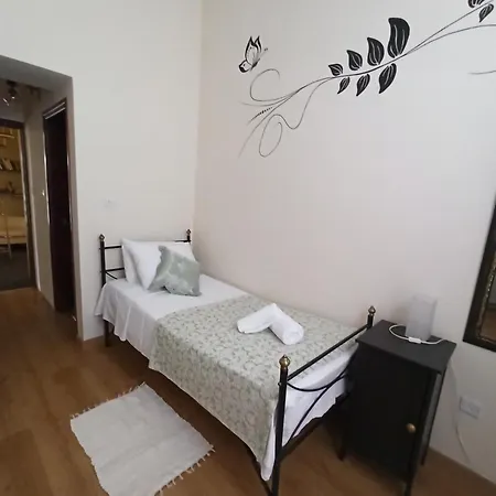 מלון Lefkara Hotel פאנו לפקארה