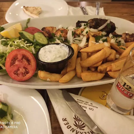 מלון Lefkara Hotel *