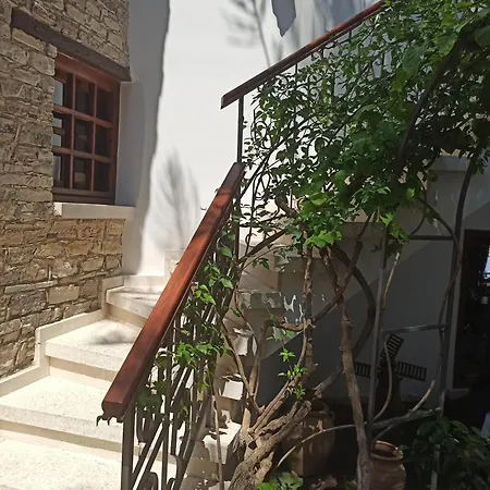 Lefkara Hotel